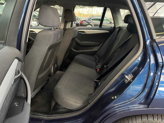 Bmw x1 sdrive18i executive; 2-kts-22 - afbeelding 9 van  13