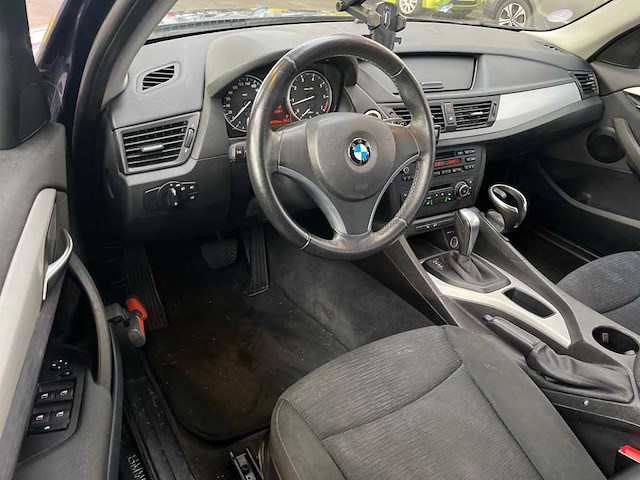 Bmw x1 sdrive18i executive; 2-kts-22 - afbeelding 15 van  16