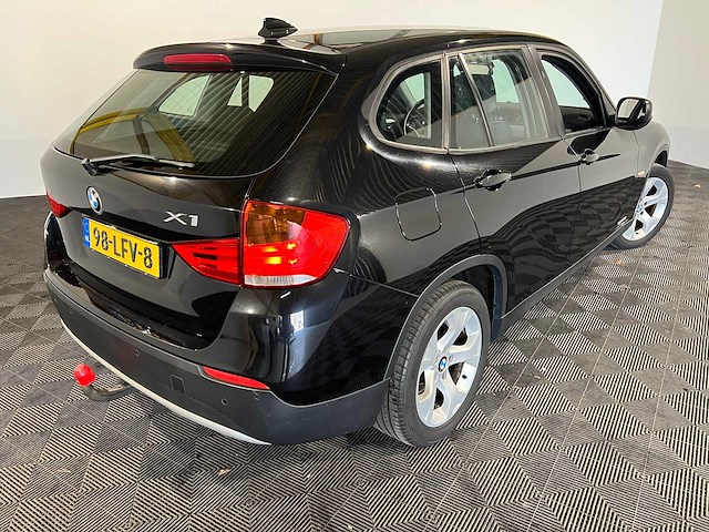 Bmw x1 sdrive18i executive, 98-lfv-8 - afbeelding 9 van  10