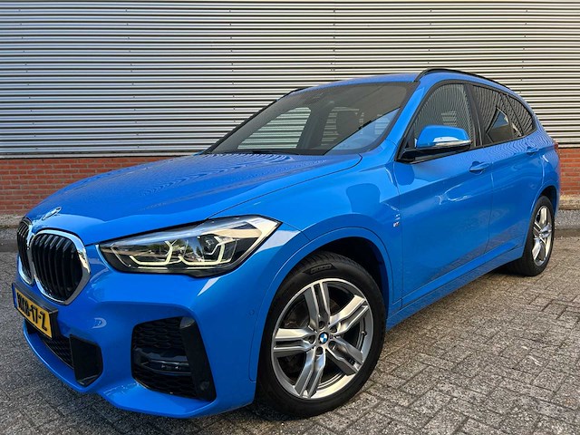 Bmw x1 sdrive18i executive edition automaat; hxb-17-z - afbeelding 1 van  19