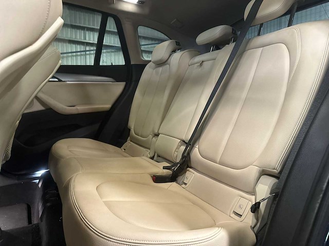 Bmw x1 sdrive18i high executive; l-739-kx - afbeelding 14 van  15