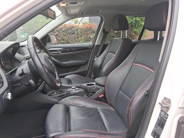 Bmw x1 sdrive20d sport upgrade edition | 78-zhh-8 - afbeelding 2 van  34