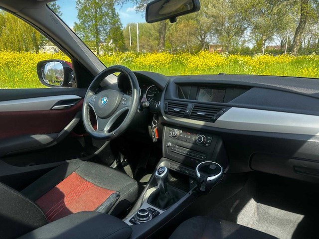 Bmw x1 sdrive20i; 87-xgb-5 - afbeelding 14 van  26