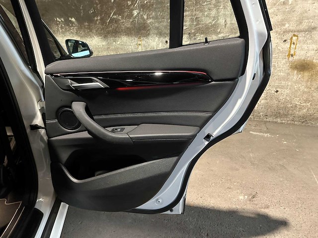 Bmw x1 sdrive20i business edition plus 178pk 2022 (origineel-nl), p-914-lj - afbeelding 22 van  43