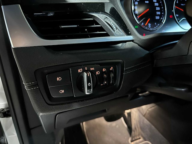 Bmw x1 sdrive20i business edition plus 178pk 2022 (origineel-nl), p-914-lj - afbeelding 38 van  43