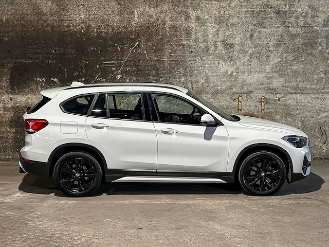 Bmw x1 sdrive20i business edition plus 178pk 2022 (origineel-nl), p-914-lj - afbeelding 8 van  43