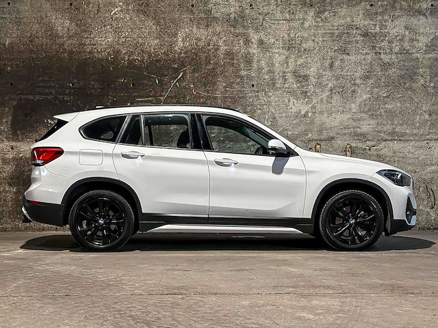 Bmw x1 sdrive20i business edition plus 178pk 2022 (origineel-nl), p-914-lj - afbeelding 9 van  43