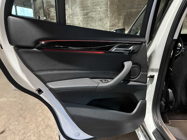 Bmw x1 sdrive20i business edition plus 178pk 2022 (origineel-nl), p-914-lj - afbeelding 19 van  43