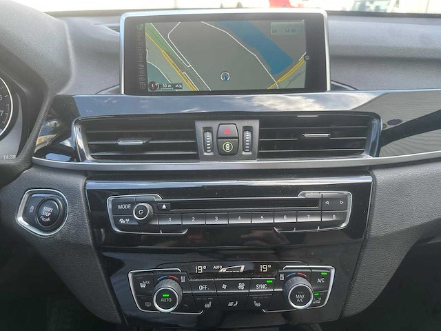 Bmw x1 xdrive20i centennial high executive automaat* jk-804-d - afbeelding 3 van  19