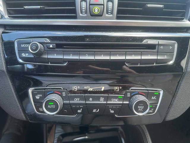 Bmw x1 xdrive20i centennial high executive automaat* jk-804-d - afbeelding 4 van  19