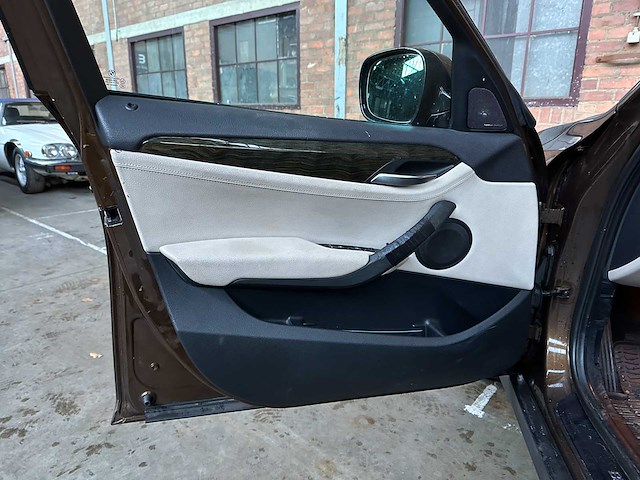 Bmw x1 xdrive28i executive 258pk 2009, 51-nvz-9 - afbeelding 27 van  44