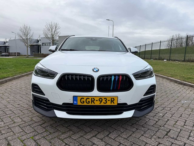 Bmw x2 sdrive18i executive automaat, ggr-93-r - afbeelding 3 van  24