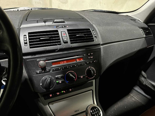 Bmw x3 2.0i 150pk 2005, 71-rz-js youngtimer - afbeelding 17 van  37