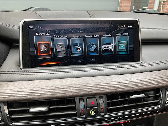 Bmw x5 30 d xdrive - bedrijfswagen (verbruikt olie) - afbeelding 8 van  17