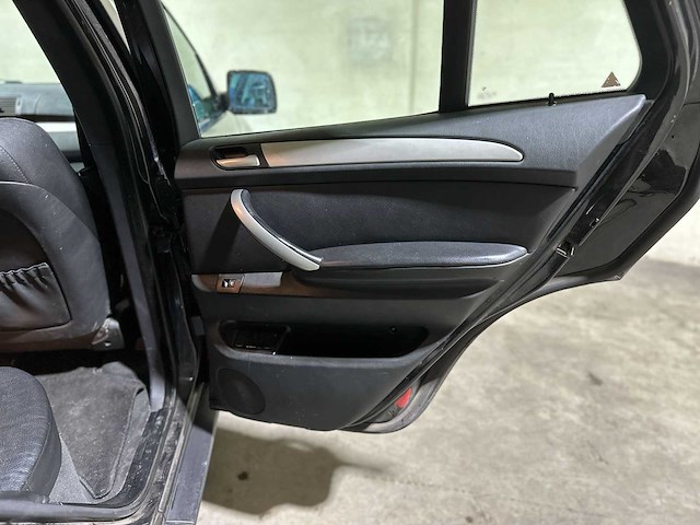 Bmw x5 3.0i executive 231pk 2002, 98-jx-jv youngtimer - afbeelding 30 van  43