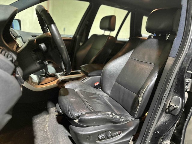 Bmw x5 3.0i executive 231pk 2002, 98-jx-jv youngtimer - afbeelding 26 van  43