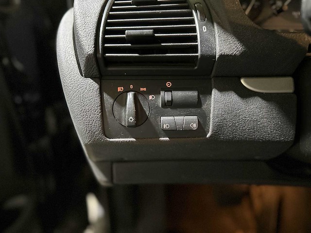 Bmw x5 3.0i executive 231pk 2002, 98-jx-jv youngtimer - afbeelding 7 van  33