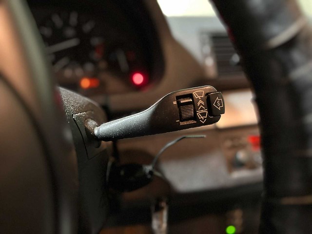 Bmw x5 3.0i executive 231pk 2002, 98-jx-jv youngtimer - afbeelding 11 van  33