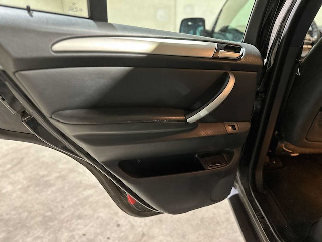 Bmw x5 3.0i executive 231pk 2002, 98-jx-jv youngtimer - afbeelding 19 van  33