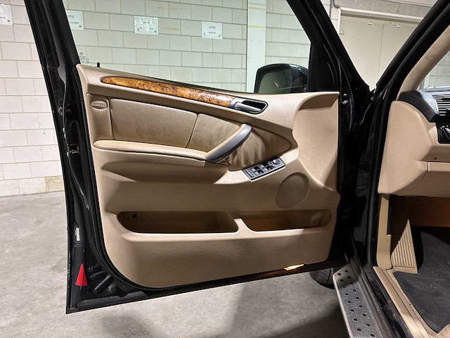 Bmw x5 3.0i high executive 231pk 2004, 71-rs-kr - afbeelding 24 van  47