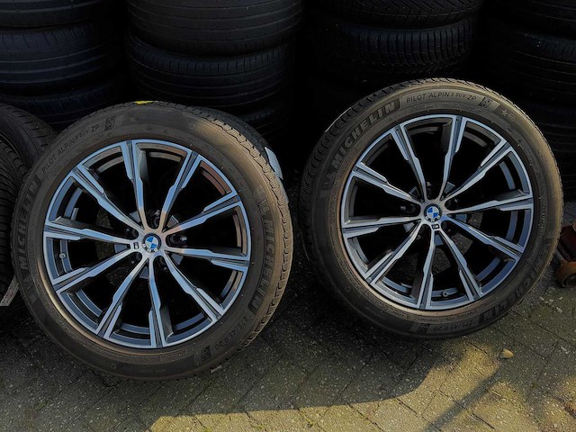 Bmw x5 g05 winterset 275/45/20 - afbeelding 3 van  3