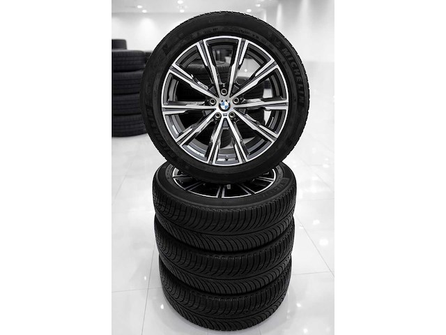 Bmw x5 g05 winterset 275/45/20 - afbeelding 1 van  2