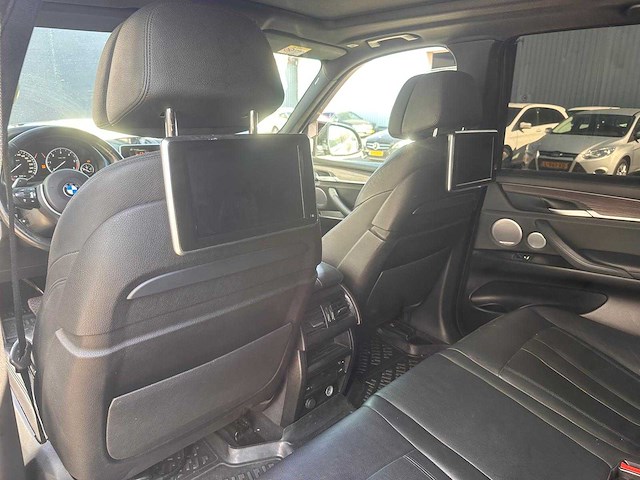 Bmw x5 m50d automaat; nn-940-f - afbeelding 2 van  6