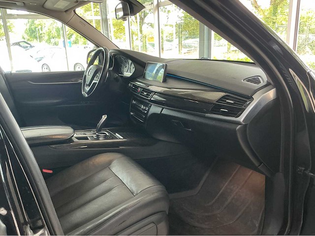 Bmw x5 sdrive35i | 3.0 | 306 pk | 2014 | panoramadak | comfort access | soft close | professional navigatie | marge auto - afbeelding 24 van  36