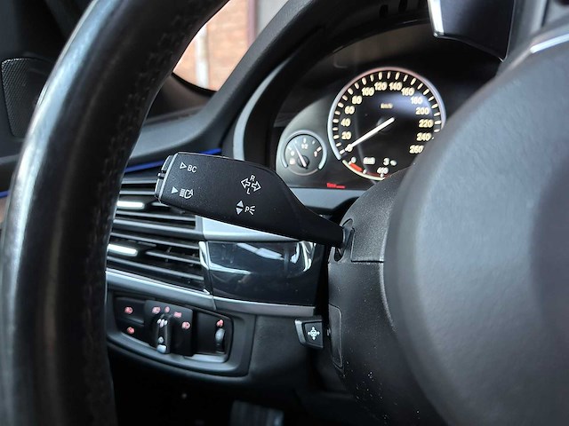 Bmw x5 xdrive40e high executive 313pk 2015 plug-in hybrid (origineel-nl), hg-436-t - afbeelding 16 van  47