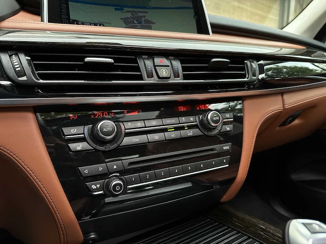 Bmw x5 xdrive40e high executive 313pk 2016, tn-060-g - afbeelding 36 van  73