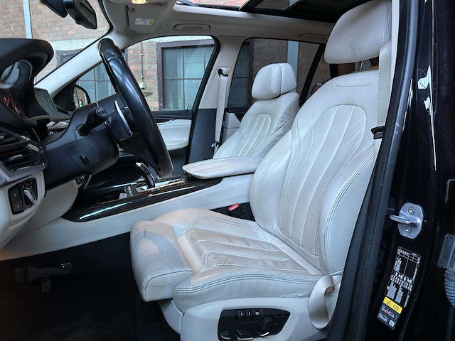 Bmw x5 xdrive40e iperformance high executive 313pk 2015 f15 (origineel-nl) plug-in hybrid, hr-433-v - afbeelding 13 van  35
