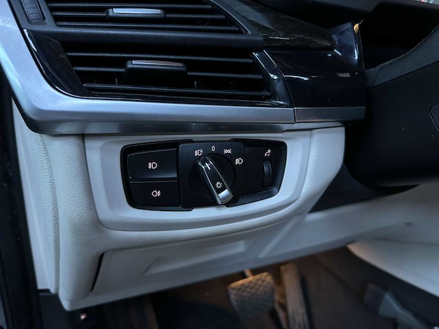 Bmw x5 xdrive40e iperformance high executive 313pk 2015 f15 (origineel-nl) plug-in hybrid, hr-433-v - afbeelding 27 van  35