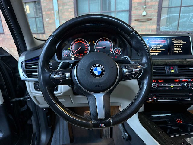 Bmw x5 xdrive40e iperformance high executive 313pk 2015 f15 (origineel-nl) plug-in hybrid, hr-433-v - afbeelding 29 van  35
