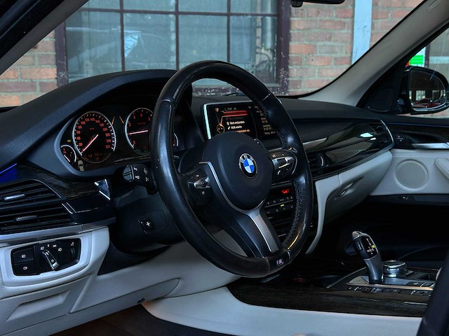 Bmw x5 xdrive40e iperformance high executive 313pk 2015 f15 (origineel-nl) plug-in hybrid, hr-433-v - afbeelding 30 van  35