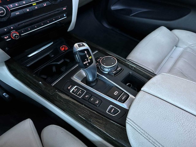 Bmw x5 xdrive40e iperformance high executive 313pk 2015 f15 (origineel-nl) plug-in hybrid, hr-433-v - afbeelding 30 van  47