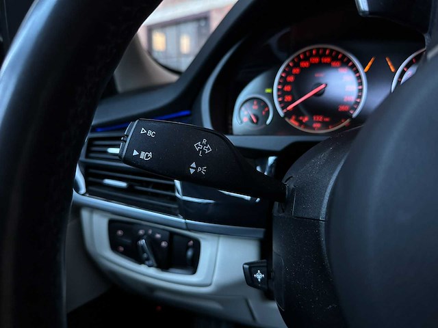 Bmw x5 xdrive40e iperformance high executive 313pk 2015 f15 (origineel-nl) plug-in hybrid, hr-433-v - afbeelding 33 van  47