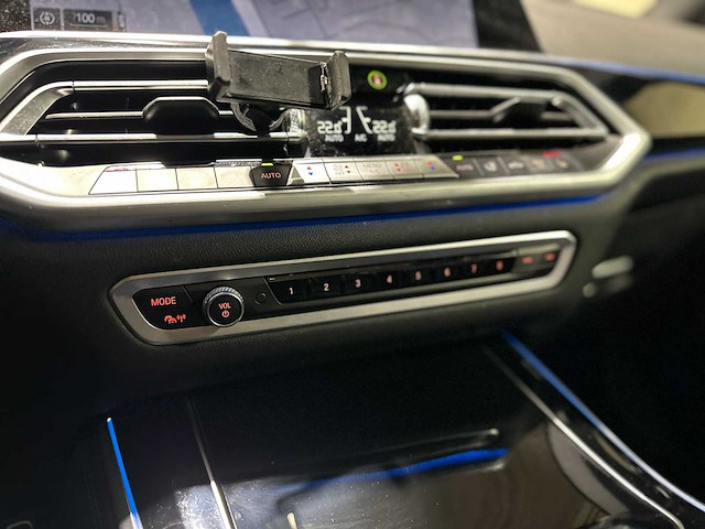 Bmw x5 xdrive45e high executive 394pk 2021 (origineel-nl + 1e eignaar), k-166-zr - afbeelding 42 van  91