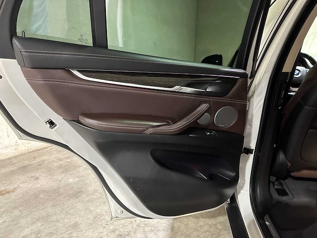 Bmw x5 xdrive50i 4.4 v8 high executive 449pk 2014, j-094-rr - afbeelding 33 van  54