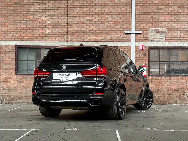 Bmw x5 xdrive50i high executive 4.4 v8 449pk 2015, j-245-hd - afbeelding 2 van  47