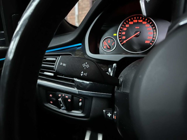 Bmw x5 xdrive50i high executive 4.4 v8 449pk 2015, j-245-hd - afbeelding 18 van  47