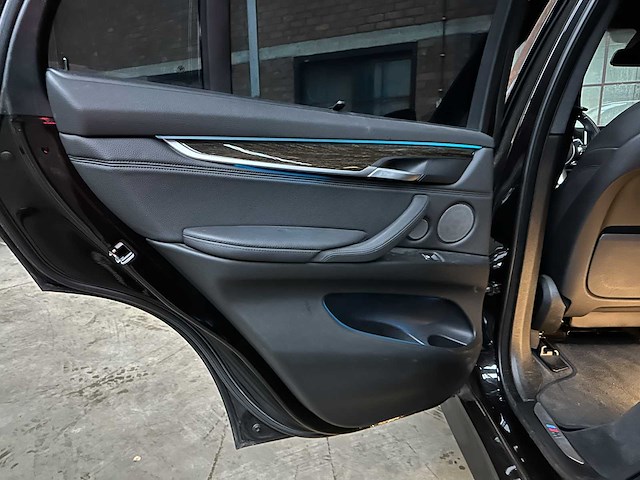 Bmw x5 xdrive50i high executive 4.4 v8 449pk 2015, j-245-hd - afbeelding 29 van  47