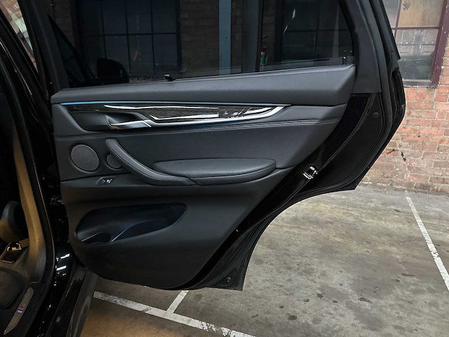 Bmw x5 xdrive50i high executive 4.4 v8 449pk 2015, j-245-hd - afbeelding 33 van  47