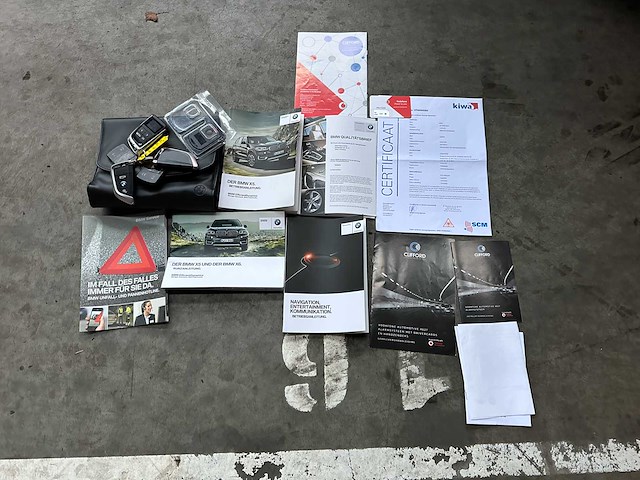 Bmw x5 xdrive50i high executive 4.4 v8 449pk 2015, j-245-hd - afbeelding 37 van  47