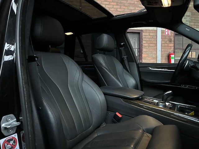 Bmw x5 xdrive50i high executive 4.4 v8 449pk 2015, j-245-hd - afbeelding 42 van  47