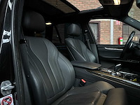 Bmw x5 xdrive50i high executive 4.4 v8 449pk 2015, j-245-hd - afbeelding 42 van  47