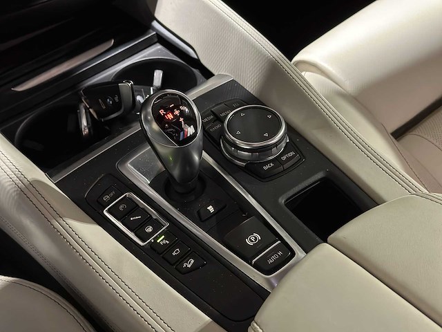 Bmw x5m 4.4 v8 m-sport f85 576hp 2015, jpv-47-k - afbeelding 21 van  49