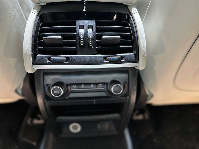 Bmw x5m 4.4 v8 m-sport f85 576hp 2015, jpv-47-k - afbeelding 33 van  49