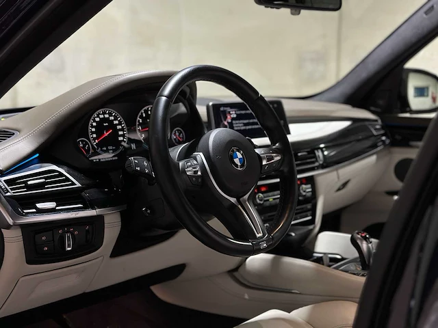 Bmw x5m 4.4 v8 m-sport f85 576hp 2015, jpv-47-k - afbeelding 21 van  50