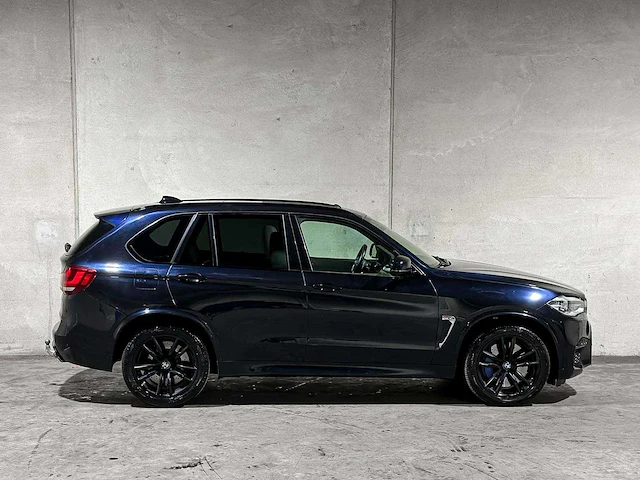 Bmw x5m 4.4 v8 m-sport f85 576hp 2015, jpv-47-k - afbeelding 2 van  50