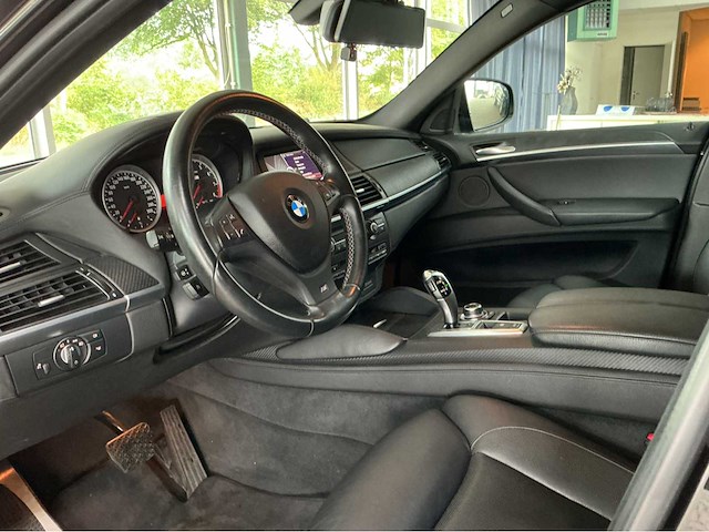 Bmw x6 m e71 | 4.4 v8 biturbo | 555 pk | 2013 | adaptive drive | head up display | comfort access | soft close | top view | btw auto - afbeelding 11 van  45